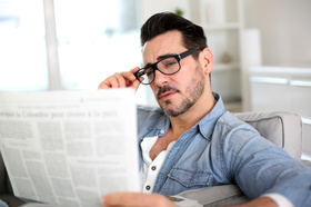 Zeitung lesen